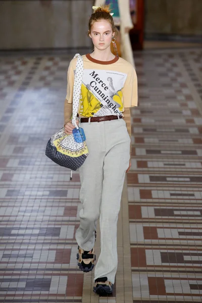 Look 24